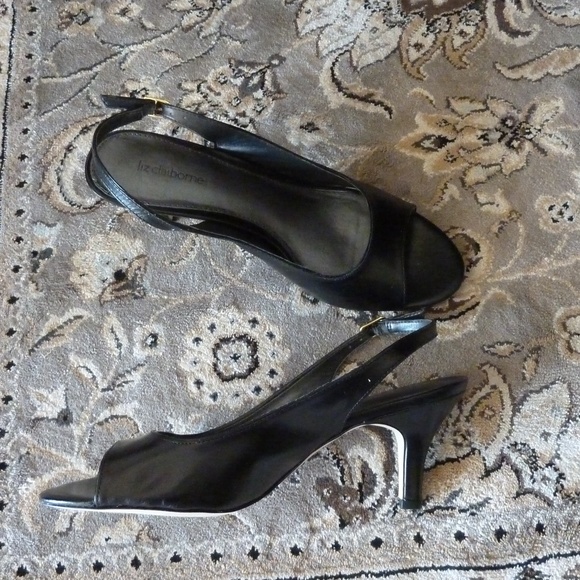 Black Sling Back Heels NIB - Picture 1 of 7
